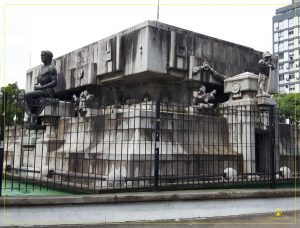 Mausoleo de Bernardino Rivadavia en la plaza Miserere de Buenos Aires