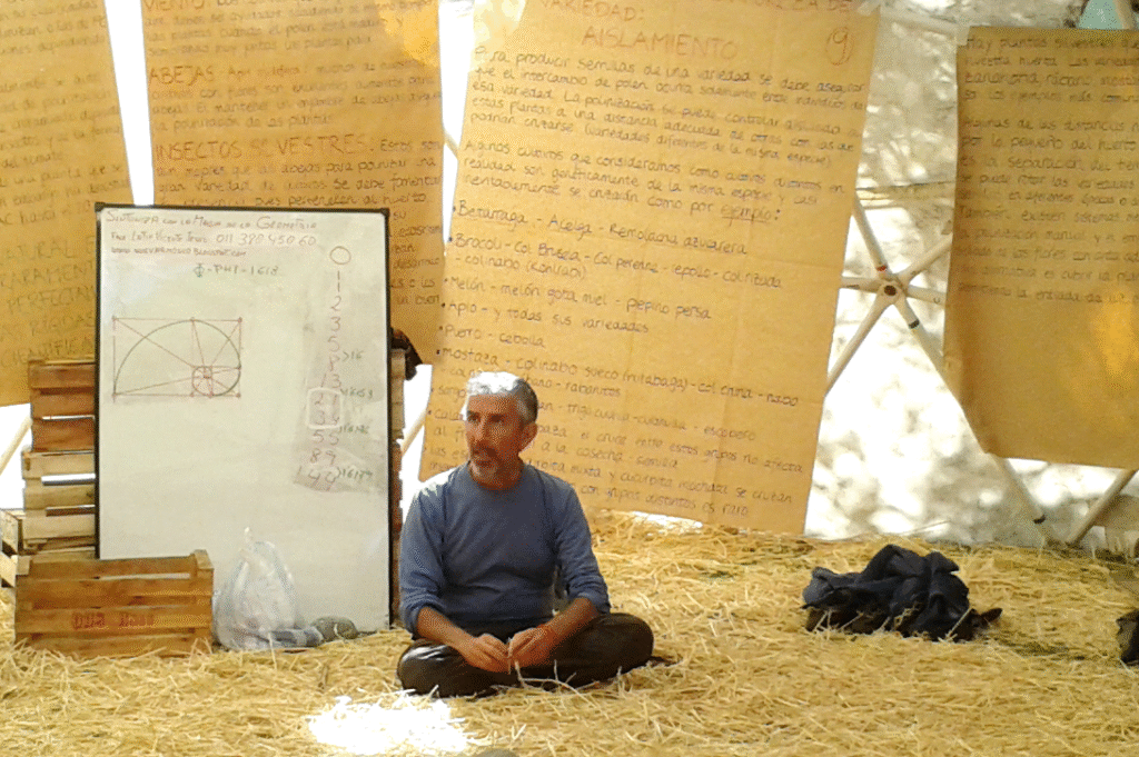 El autor, dictando un taller de geometría